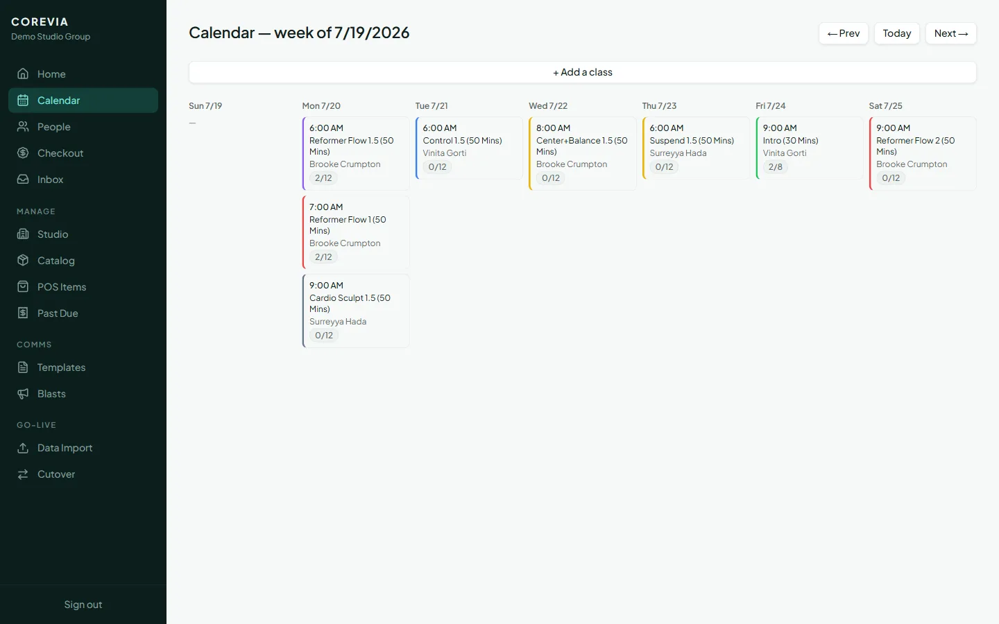 Corevia week calendar with color-coded classes, instructors and capacity
